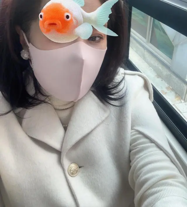 스타일까지 완성되는 쉘리모 큐빅 마스크  첫 런칭때부터 지금껏 잘 착용하고있어요  다