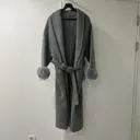 어렵게 겟한 코트네요. 역시 모델핏은 안나네요. 생각보