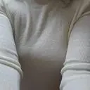 색깔이 이뻐요. 고급지고요. 질감이 정말 부드럽고, 느