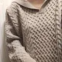 오래 기다렸어요. 베이지지만 카키에 가까워요. 엄청크네