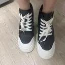 신발 이뻐요
배송은 넘 늦었어요
1센티 굽은 빼려합니다