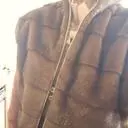 가격대비 우수 합니다
주변에서 예쁘다고 하네요
퍼색깔도