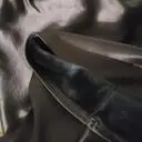 지퍼는 없고 두꺼운 고무밴드입니다 
입고 벗기 편하고 