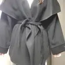 세일해서 구입했어요~ 블랙색상이라 어디든 무난하게 잘어