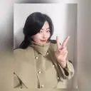 카키색이.고급지고.골드단추라서.너무이뻐요.
투웨이로.입