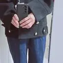 옷이 무겁긴하지만 상당히 멋스런옷이네요~~
버튼잠그고 