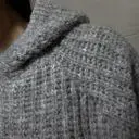 부들부들한 모자니트입니다. 색감은 밝은 그레이 이고
청