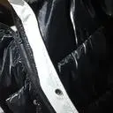 가볍고따뜻하고  기대이상이네요.볼프때 득템했습니다.
올