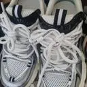 생각보다 예뻐요
발에 땀이 많은편이라 발등에 바람도 살