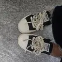 저렴한 가격으로 너무 잘 샀어요.
주변에서 예뿌다해서 