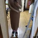 니트원피스 치곤 무게감이 있어요  색은 고급스럽고 한겨