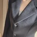 원단이 막조아보이지는않지만
라인땜에 샀어요
세일해서 저