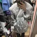 커도.너무 커서 살짝 실망. .허리끈이라도 있었음하는 