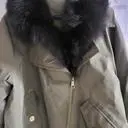 솔직히  카키컬러가 쨍하니 너무 예뻐요.
출근룩으로 입