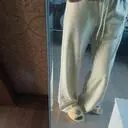 두께감이 있고 도톰하니 따뜻할 듯 합니다. 단지 기장이