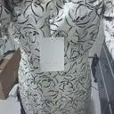 깔끔하고 핏이 이쁜 셔츠입니다.
깨끗한 화이트엿음 더 