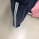 많이 너르고 크네요. 두툼하고 두께감과 무게감이 있어요