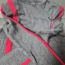 연말에 포인트로 입기 좋은것같아요 특히 목까지 올라와서