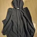 두 컬러 모두 구매했고 같은 L 사이즈인데 오트밀 색상