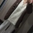 라방처럼 안에 받쳐입어야할만큼 파이진않았어요 나쁘진않은