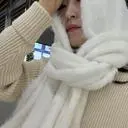 오늘 널씨 추워졌는데 너무 따뜻해보이고 좋아요
폭도 넓