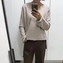 부드럽고 따뜻한 재질이에요~~편해서 홈웨어로도 좋겠고 