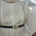 고급스럽고 이뻐요.티위에 착용하려고샀어요.잘맞아서 좋네