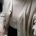 봄가을용 가디건인데. 소재좋은 가디건들이 이미 너무 많