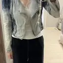 
이옷 저옷 이너로 입기에 좋네요
55사이즈 아니신 경