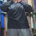 고급스러워요
66인데 미듐사이즈 넉넉하게 잘맞아요 
여