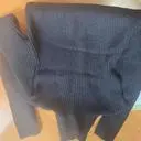 엄청 쫀쫀하고 두툼합니다 .  따뜻하게  잘 입을 것 