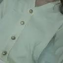 봄가을에 이런 가디건 하나있음 옷받쳐입기 좋은데
끈이있