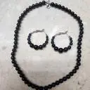 얌전한 검은 귀걸이를 찾던중에  줄로그에서 구매했더니 