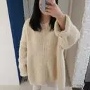 도착해서 입구 나왔는데요 ㅎ 팔이 좀 긴데요~ 접어 입