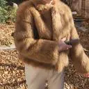 가볍고 따뜻해요
엉켜있는 부분도 있어서 빗으로 한번 쓸