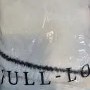 일단 소재는두꺼워 입으니 쳐지고 어깨패드는 어깨에안오고