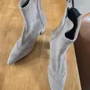 하루만에  배송  착용감도좋고  예쁘네요 잘 신을께요^