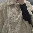 생각보다 가볍네요~
박시해서 두껍게 입고도 걸치기 좋은