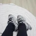 볼이 넓어서 발이 편하고 쿠션감도 좋은편 이고
운동화 