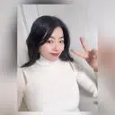 3컬러다구입했어요.코트안에받쳐입기좋아요.디자인이특이해서