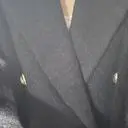 저번 롱코트보다 재질이 더 부드러워졌어요. 어깨각이 딱