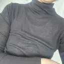 깔별로 구매했는데 검정이 다른색에 비해
좀더 사이즈 여