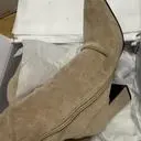 발등이높은데도.반사이즈업하니까.끼지않고.편안하고.색도고