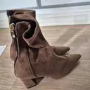 줄로그 신발은 믿고 사는편입니다  굽이 있어도 편하고 