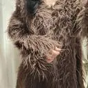 엄청 크고 도톰합니다. 털 길이도 긴 편이지만 날리는 