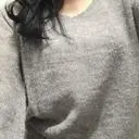 기본으로 입으려고 깔별로 구매했어요. 많이 얇아서 안 