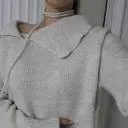 도톰하고 너넉하고 따뜻합니다ㅎㅎ넥라인쪽이 이쁘고 줄도 