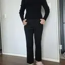 두툼하고 어깨라인 살짝보이니까 답답하지않고 세련되요 싸