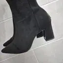 라인 디자인 너무 이뻐요.
그런데 발은 안편한거 같아요