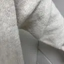 도톰하고 루즈핏 입니다 
따뜻해요 
청바지 슬렉스 모두